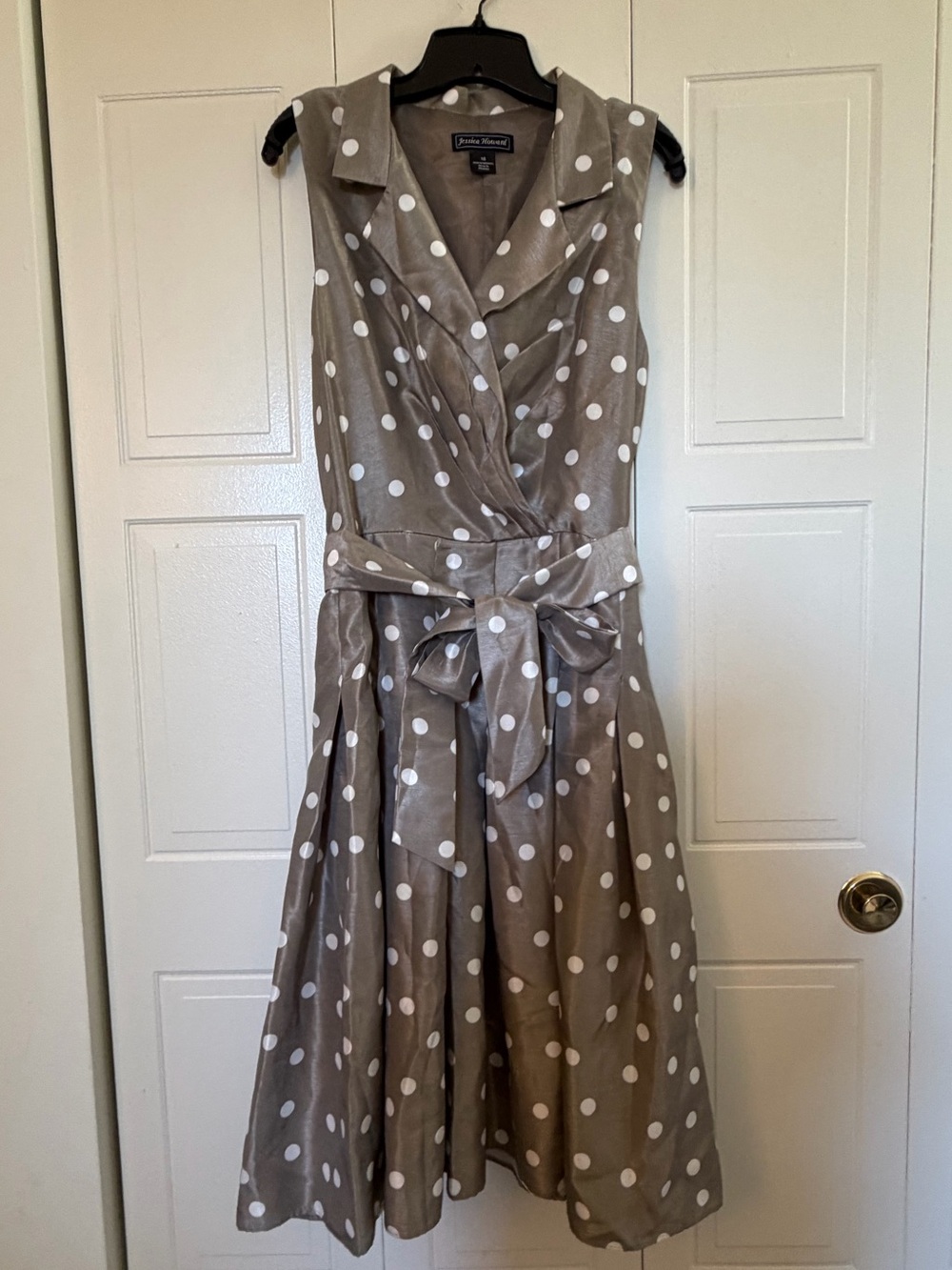 Jessica Howard Taupe and White Polka Dot Sleeveless Fit-and-Flare Dress